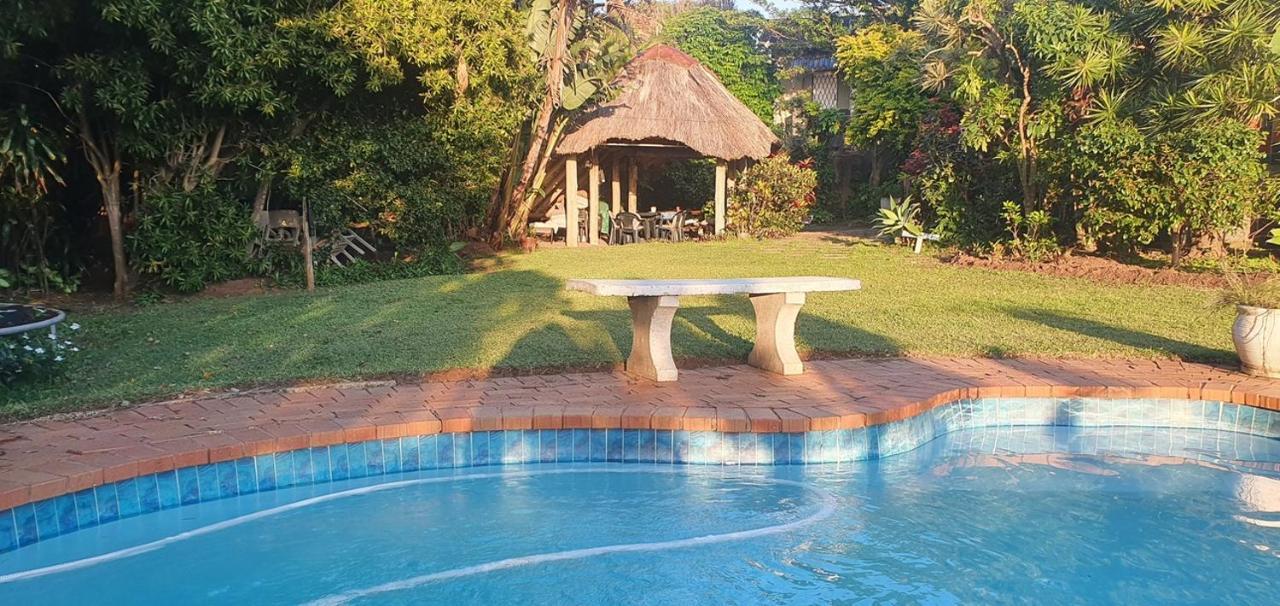 23 Ambleside Holiday Retreat By The Sea Port Shepstone Bagian luar foto